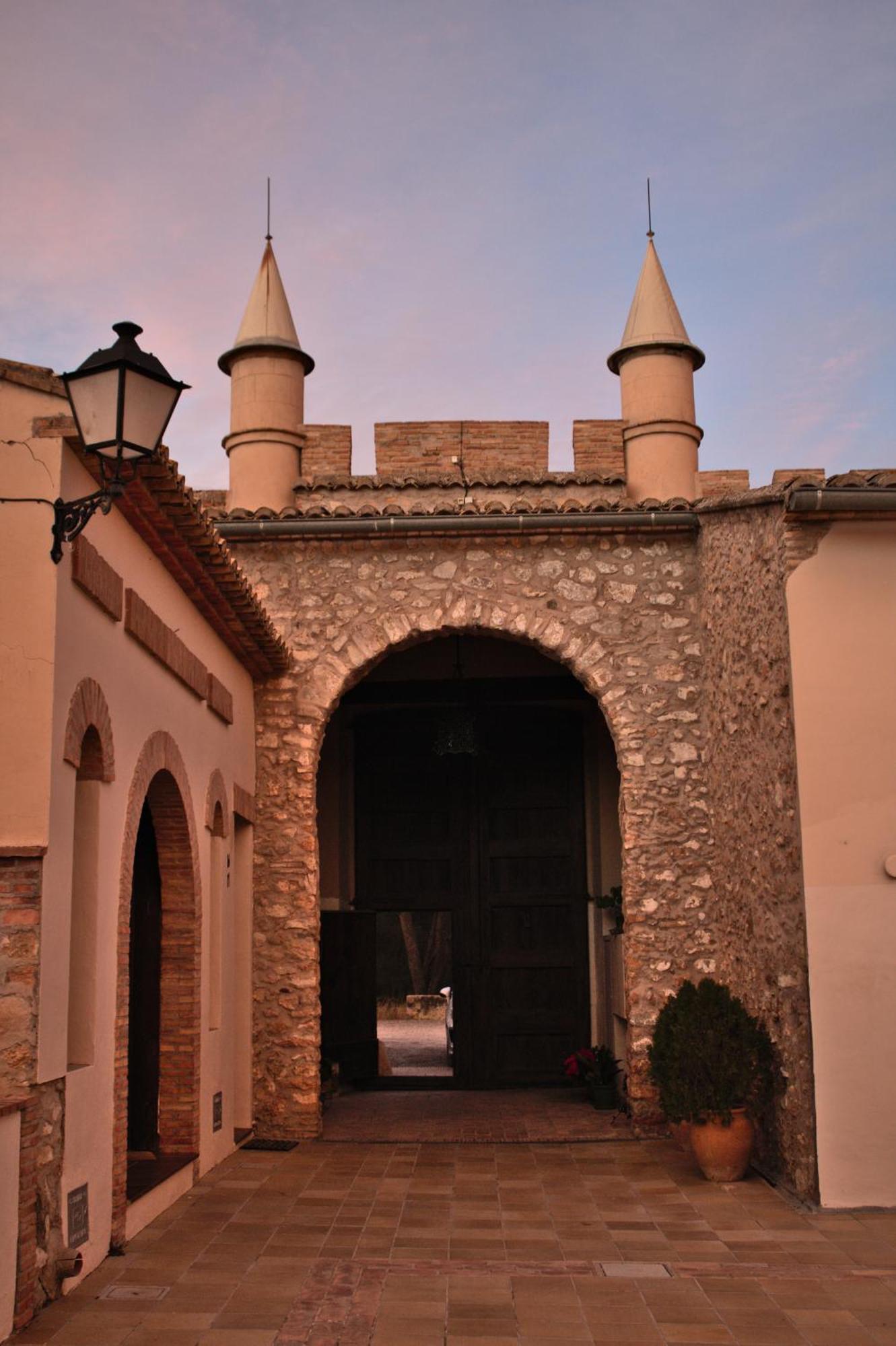 Castillo Con Piscina En Plena Sierra Calderona Segorbe Zewnętrze zdjęcie